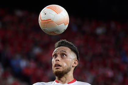 Lucas Ocampos es el único de los cinco argentinos de Sevilla que se perfila para ser titular en la final de este miércoles
