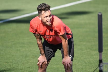 Lucas Ocampos, futbolista de Sevilla, que enfrentará a Betis en el que será el primer partido en la reanudación de la Liga de España