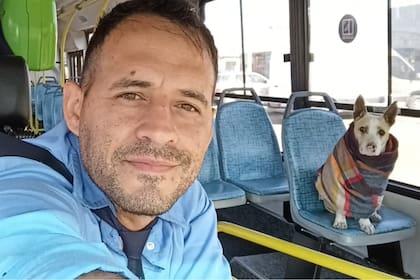 Lucas Ocaña volvió una estrella de TikTok a su perro Corchito, el cual todos quieren conocer