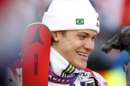 Lucas Pinheiro Braathen se convirtió en el primer esquiador brasileño en ganar una prueba de la Copa del Mundo de esquí alpino en Levi, en Finlandia.