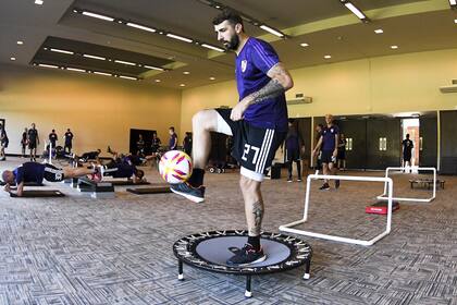 Lucas Pratto en el entrenamiento de Punta del Este donde River hace la pretemporada