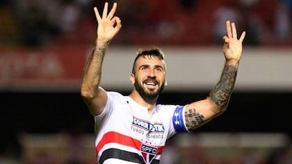 Lucas Pratto se acerca a River