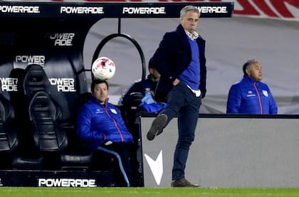 Lucas Pusineri, director técnico de un Atlético Tucumán que se alejó de la preocupación de los promedios y hasta lidera la Liga Profesional de Fútbol.