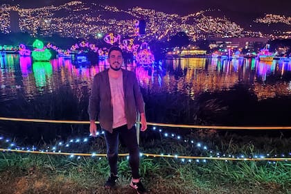Lucas quedó encandilado por Medellín, una ciudad que se presentó mágica y luminosa.