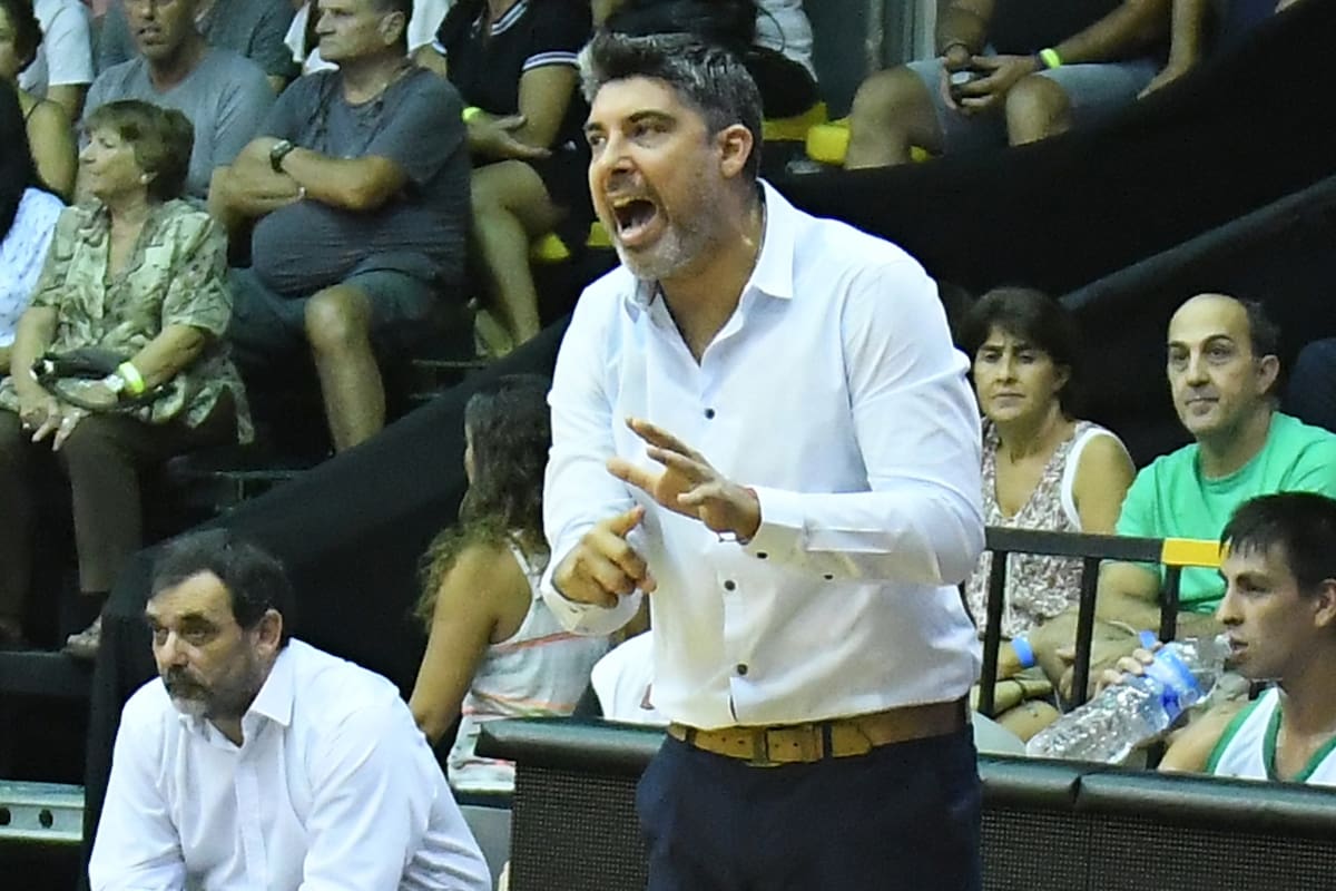 Lucas Victoriano, a los 40 años, disfruta su etapa como entrenador y se ilusiona con su futuro