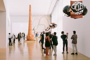 Luchona, escultura de Gabriel Chaile en la muestra Pes de Barro, curada por Chus Martínez y Filipa Ramos en la Galería Municipal do Porto