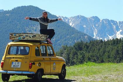 Lucia Mc Cormick junto a la renoleta en Andorra