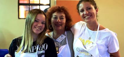 Luciana, Juana y su abuela.