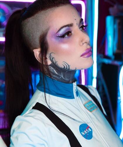 Luciana Méndez, en una de las postales que compartió en su cuenta de Instagram, vestida de astronauta