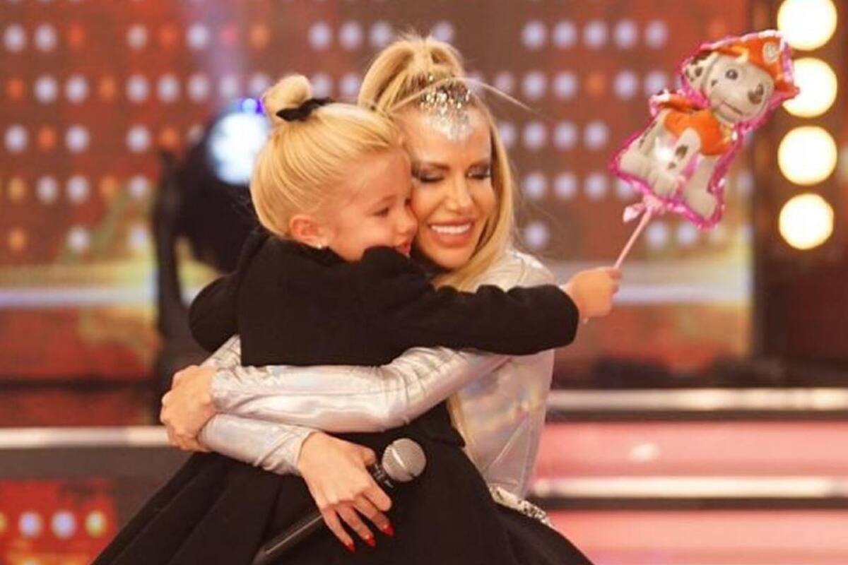 Luciana Salazar junto a su hija, Matilda