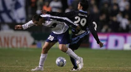 Luciano Aued con la casaca de Gimnasia de La Plata