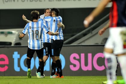 Luciano Aued, con la camiseta de Racing