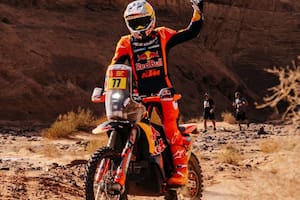 Luciano Benavides ganó la quinta etapa del Rally Dakar 2026 para motos y escaló al tercer lugar de la general