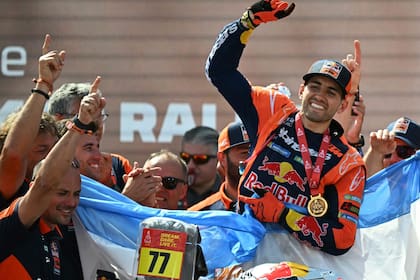 Luciano Benavides relató cómo superó el dolor y la presión para ganar el Dakar con KTM