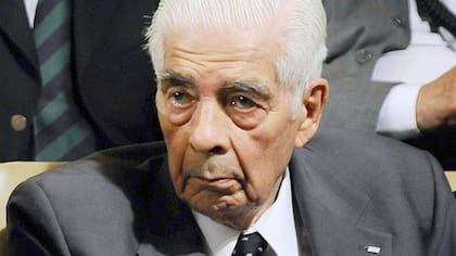 Luciano Benjamín Menéndez fue jefe del Tercer Cuerpo de Ejército, con asiento en Córdoba, y uno de los hombres fuertes de la dictadura militar
