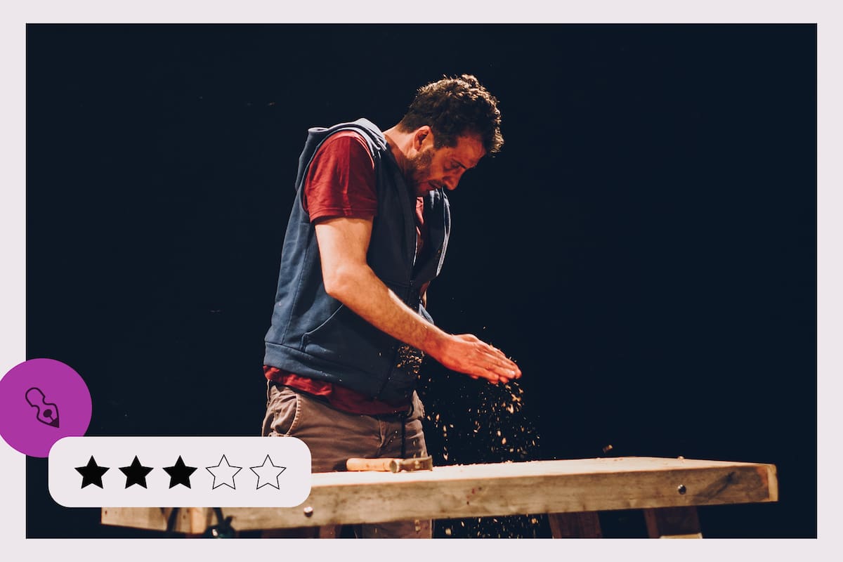 Luciano Cáceres en la piel de René, un joven con retraso madurativo que ha sido abandonado a su suerte