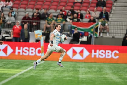 Luciano González se encamina a un try en el Seven de Vancouver