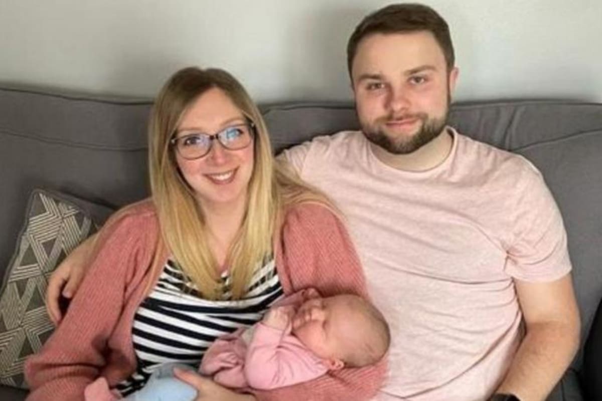 Lucie Trew y Chris Frost con su hija Elodie