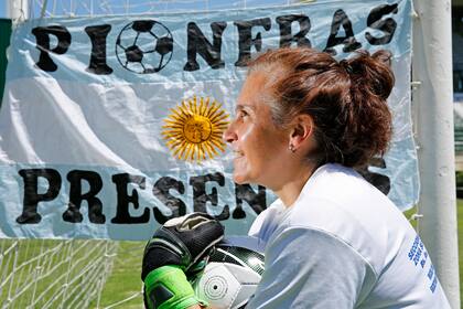 Lucila Sandoval creó un grupo llamado las Pioneras para reconstruir la historia de la selección femenina