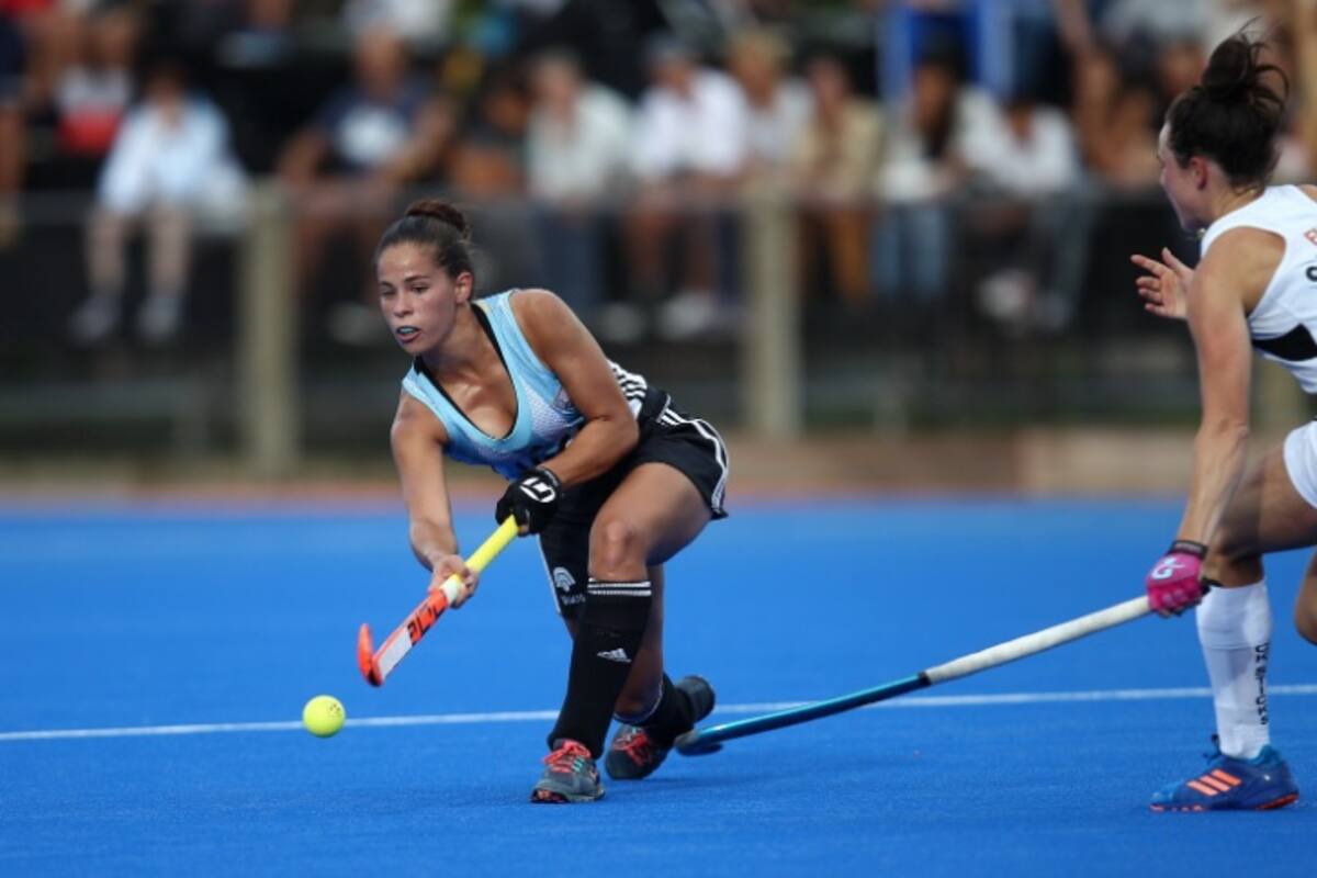 Lucina Von der Heyde, despliegue en el mediocampo y gran visión de juego; la misionera se destaca en cada partido de las Leonas
