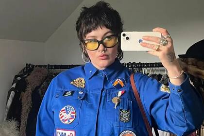 Lucinda Graham forma parte del movimiento "desinfluencer", el cual busca romper el ciclo del consumo excesivo