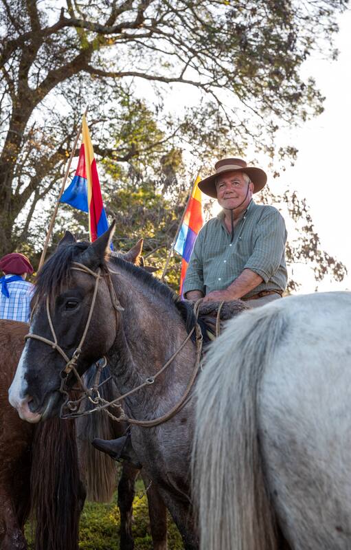 Lucio Aspiazú es pionero en la cabalgata.