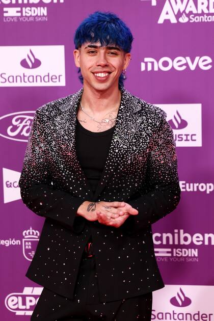 Luck Ra eligió brillar también con su saco en Los40 Music Awards