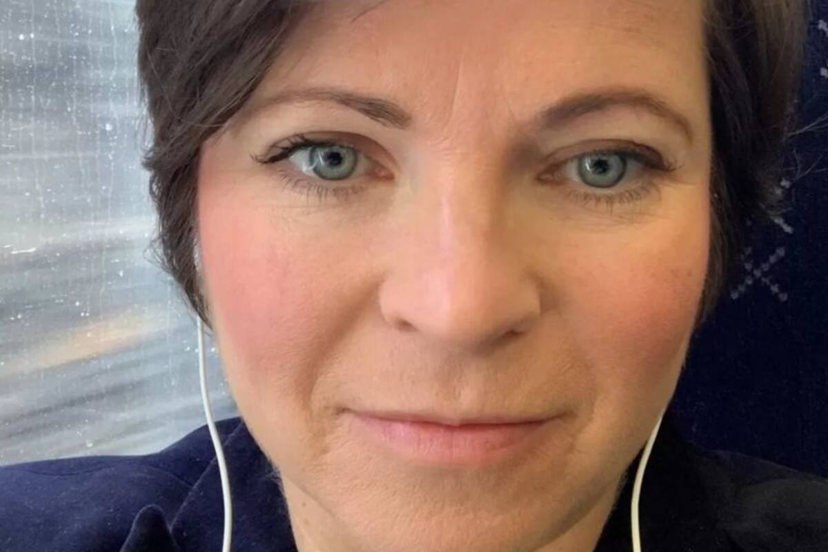 Lucy Adams todavía sufre de vértigo, dolor de cabeza, dolor en las articulaciones y otros síntomas la mayoría de los días