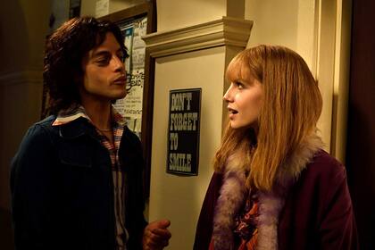 Lucy Boynton como Mary Austin, la novia de Freddie