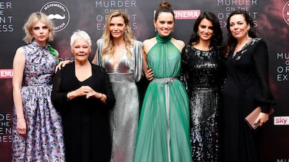 Lucy Boynton, Judi Dench, Michelle Pfeiffer, Daisy Ridley, Penélope Cruz y Olivia Colman en la premier de Asesinato en el Expreso de Oriente
