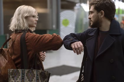 Lucy Boynton y Kit Harington en Modern Love