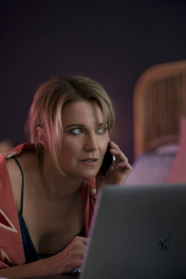 Lucy Lawless en My Life is Murder. serie.