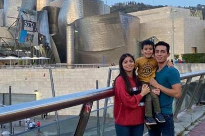 Ludmila quedó varada junto a su hijo de cuatro años y espera volver pronto a España