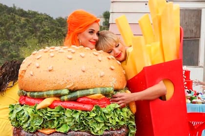 Luego de años de rumores, las cantantes se unieron para enviar un mensaje de apoyo y tolerancia a la comunidad LGBT