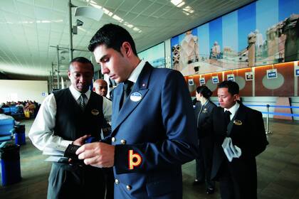 Luego de controlar los pasaportes, el acceso es directo al barco, sin colas