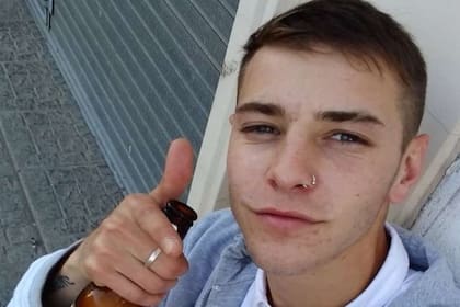 Luego de enterarse que no iba a recibir el Ingreso Familiar por Emergencia, el joven tuiteó un chiste. Ahora le abrieron una causa por supuesta incitación a saqueos.