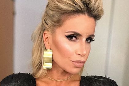 Luego de festejar con el elenco de Cabaret, la actriz saludó a sus seguidores apenas se despertó