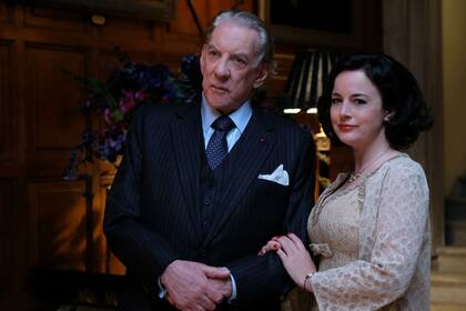 Luego de la versión cinematográfica dirigida por Ridley Scott, All the Money in the World, llega la miniserie a cargo del realizador de Trainspotting, con Donald Sutherland, Brendan Fraser y Hilary Swank