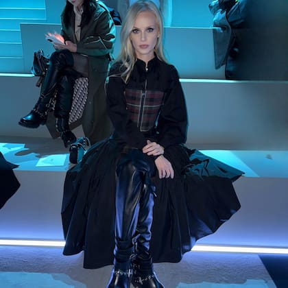 Luego de mostrarse en la primera fila de Dior, Sofía también asistió al desfile de Givenchy, entre figuras como Anna Wintour y Rooney Mara