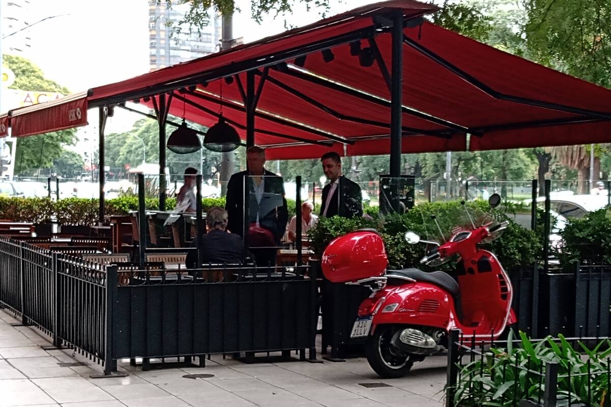 Luego de muchas especulaciones, Matías Morla fue fotografiado en un local gastronómico porteño