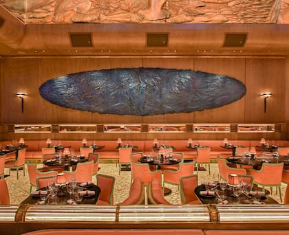 Luego de ofrecer el servicio de restaurante, el Sexy Fish Miami se transforma en un club nocturno