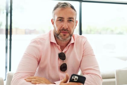 Luego de que la entidad bancaria le rechazara el crédito cuando más lo necesitaba, Adam Deering perseveró en su proyecto profesional y alcanzó el éxito. Ahora, invirtió más de 400.000 libras en adquirir la propiedad