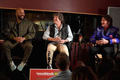 Luego de que los inversores comunicaran que no iban a sostener financieramente el evento, los organizadores del festival asegurando estar "comprometidos" con la realización: "Continuaremos con la planificación"