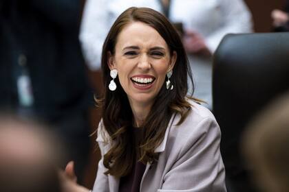 Luego de su contundente vicrtoria electoral, la premier de Nueva Zelanda, Jacinda Ardern juró hoy para su segundo mandato