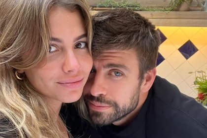 Luego de su viaje a Miami, Gerard Piqué regresó a Barcelona para reunirse con su novia Clara Chía