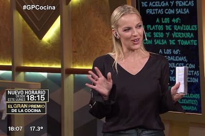 Luego de un comentario sobre la desnudez, la conductora Carina Zampini intentó contener al jurado pero le fue muy difícil.