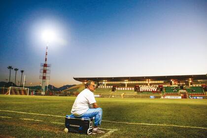 Luego de una canción que dio la vuelta al mundo dedicada al DT, muchos aún se preguntan por qué su figura despierta tantas pasiones