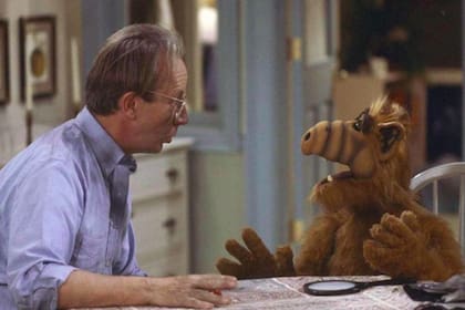 Luego de una difícil conversación, Willie le explica a ALF la importancia de su confinamiento