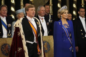 Luego del paso formal de abdicación de Beatriz, Guillermo y Máxima fueron a Nieuwe Kerk, durante se realizó ceremonia de investidura
