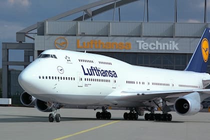 La aerolínea alemana anticipa que la reactivación del sector "llevará meses"